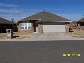 905 Eagle Cliff Dr in Norman, OK - Building Photo