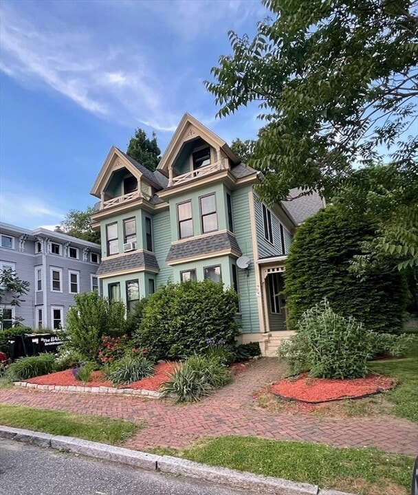 25 Madison Ave in Springfield, MA - Building Photo