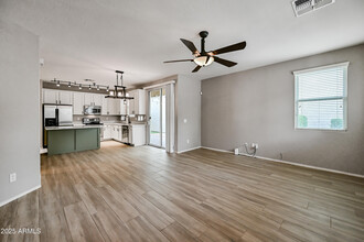 10043 E Isabella Ave in Mesa, AZ - Building Photo - Building Photo