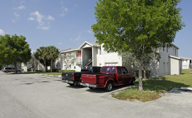 Phoenix Apartments in Homestead, FL - Building Photo - Building Photo