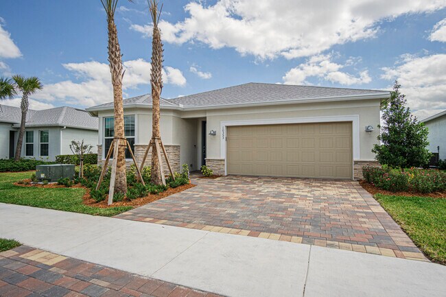 10353 SW Captiva Dr in Port St. Lucie, FL - Building Photo - Building Photo