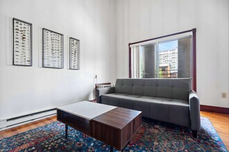 402 W Dayton St in Madison, WI - Foto de edificio - Building Photo