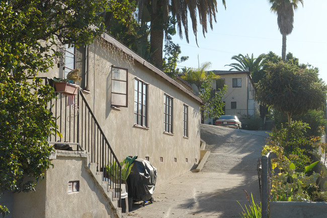 2948 Hyperion Ave in Los Angeles, CA - Building Photo - Building Photo