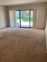 2700 E Washington St in Iowa City, IA - Building Photo - Building Photo