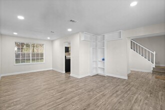 5410 Forest Trails Dr in Houston, TX - Foto de edificio - Building Photo