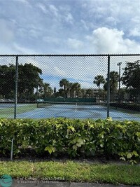 2420 DC Country Club Boulevard in Deerfield Beach, FL - Foto de edificio - Building Photo