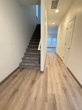 3277 NE 14th Ave in Hillsboro, OR - Foto de edificio - Building Photo