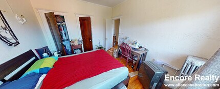 1800 Commonwealth Ave, Unit 30 in Boston, MA - Foto de edificio - Building Photo