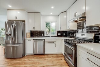 12510 Limerick Ave in Austin, TX - Foto de edificio - Building Photo