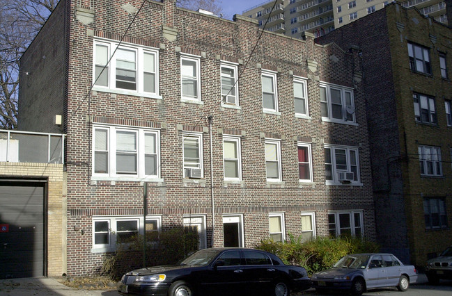 10 66th St in West New York, NJ - Building Photo - Building Photo