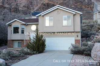 412 Simoron Dr in Ogden, UT - Building Photo - Building Photo