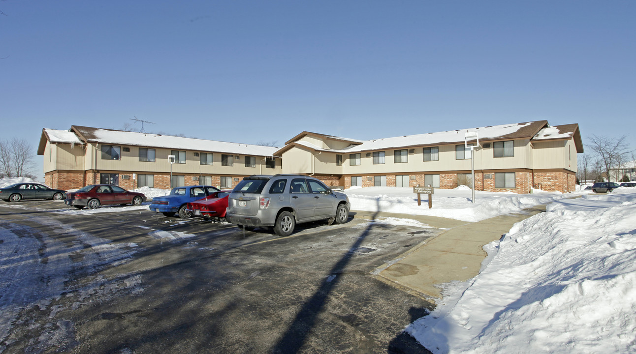 Kenosha Gardens Apartments in Kenosha, WI - Building Photo