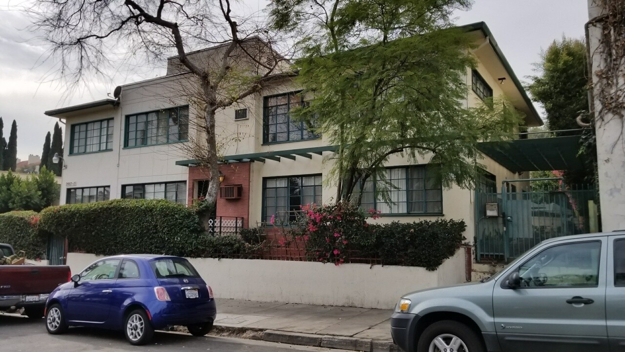 2017 Argyle Ave in Los Angeles, CA - Foto de edificio