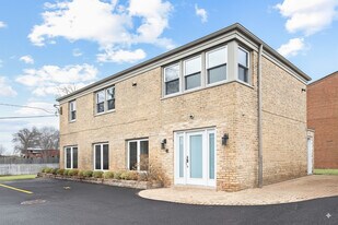 423 Funston Ave in Highwood, IL - Building Photo