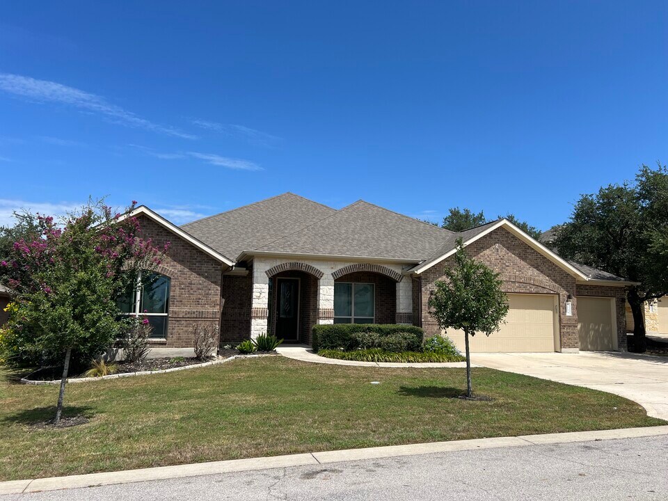 139 Capstone Ct in Dripping Springs, TX - Building Photo