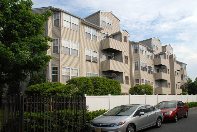 Natalie Court Condominiums in Elizabeth, NJ - Building Photo - Building Photo