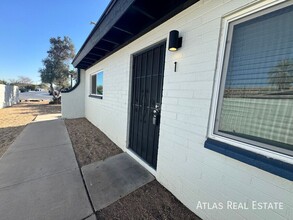 2540 N 17th Way in Phoenix, AZ - Building Photo - Building Photo