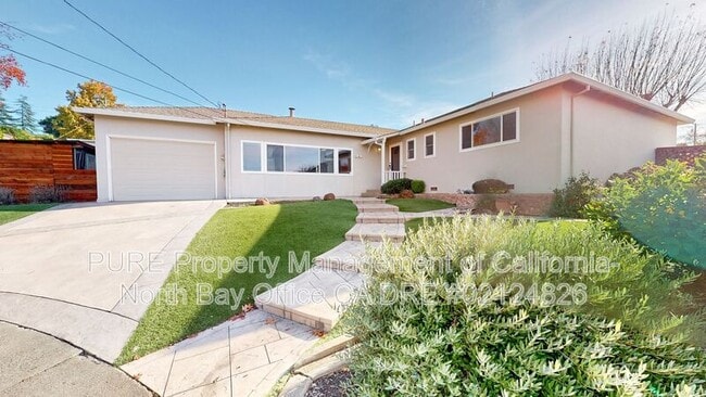 property at 32 Colinda Dr