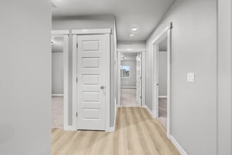 3002 Helena St in Pasco, WA - Building Photo - Building Photo