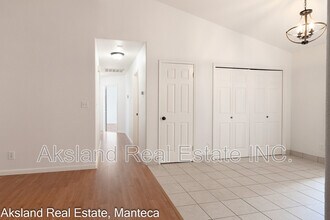 15046 Cambridge Dr in Lathrop, CA - Building Photo - Building Photo