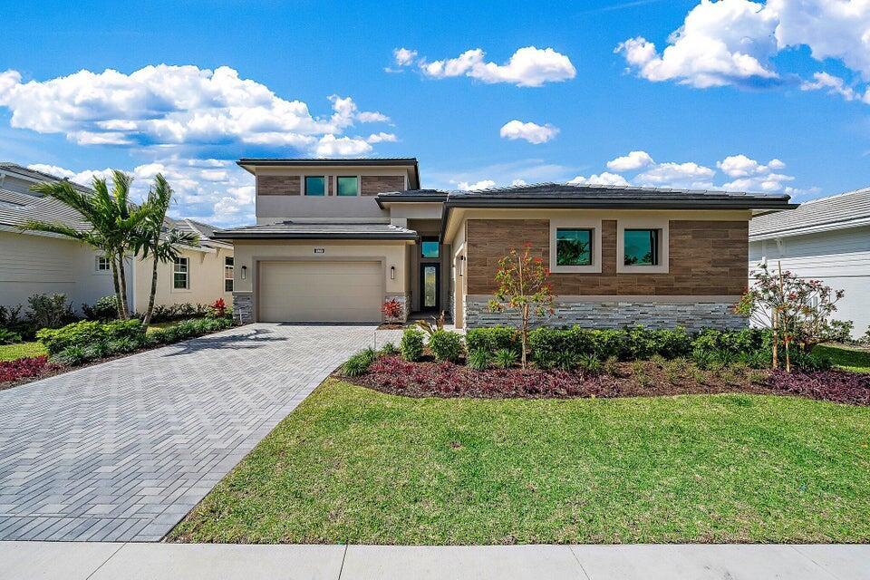 13613 Le Christine Dr in Palm Beach Gardens, FL - Building Photo
