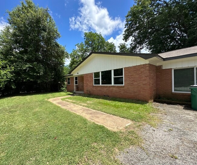 property at 516 W Point Tap Rd