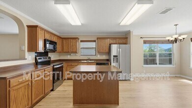 2432 Medina Dr in New Braunfels, TX - Building Photo - Building Photo