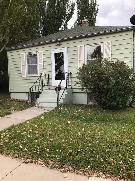 416 E Harney St in Laramie, WY - Foto de edificio