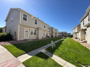 10570 Country Park Point in Fountain, CO - Foto de edificio - Building Photo