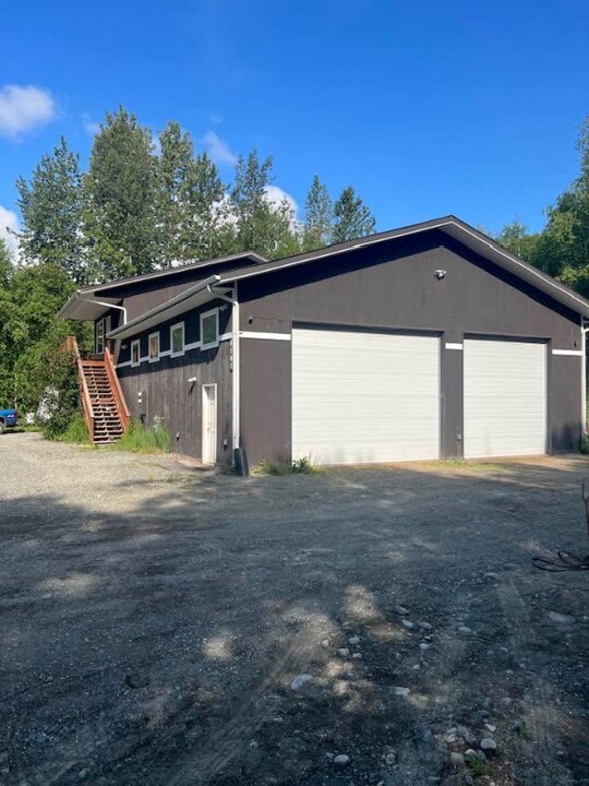 6101 Lombard Cir in Wasilla, AK - Building Photo