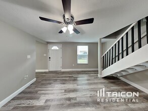 4356 S Lockwood Ridge Rd in Sarasota, FL - Building Photo - Building Photo