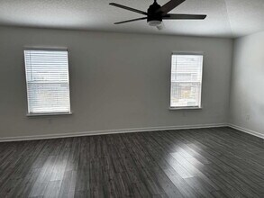 146 Old Canoe Ln in Freeport, FL - Foto de edificio - Building Photo