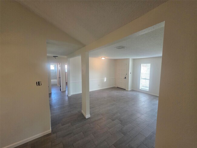 11119 Sageburrow Dr in Houston, TX - Foto de edificio - Building Photo