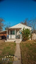 304 Woodrow Ave in Bakersfield, CA - Building Photo - Building Photo