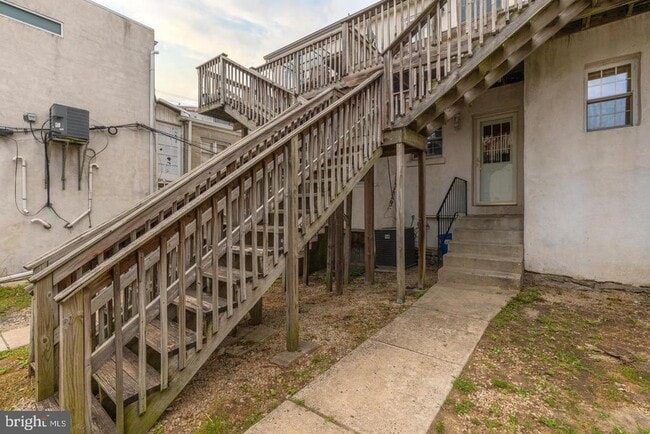 105 Pensdale St in Philadelphia, PA - Building Photo - Building Photo