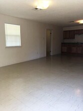 1201 W 1st St, Unit 1201 in Belle Chasse, LA - Foto de edificio - Building Photo