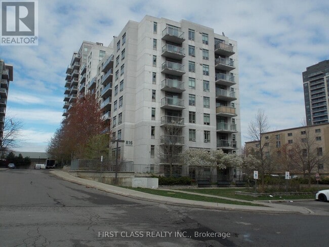 property at 816-816 Lansdowne Ave