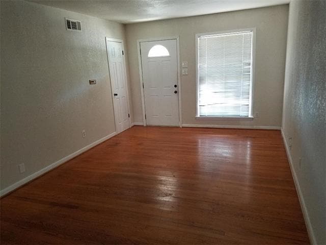 1401 W Lovers Ln in Arlington, TX - Building Photo - Building Photo