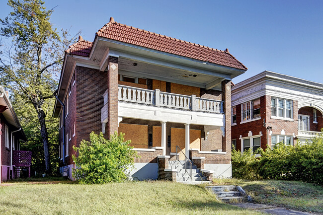 4219 W Broadway in Louisville, KY - Building Photo - Building Photo