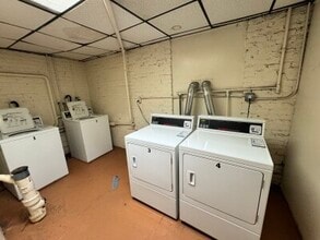 448 Park Dr, Unit 1A in Boston, MA - Foto de edificio - Building Photo