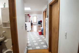 66 Brooks St, Unit 3 in Boston, MA - Building Photo - Building Photo