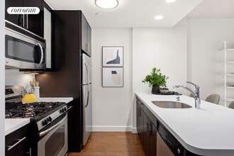 41-34 Crescent St in Queens, NY - Building Photo - Building Photo