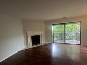 1779 Gloucester Ct in Wheaton, IL - Building Photo - Building Photo