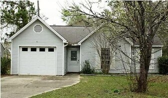 41 3rd Ave in Shalimar, FL - Building Photo