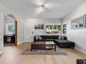 201 Flagler Dr in Miami Springs, FL - Building Photo - Building Photo
