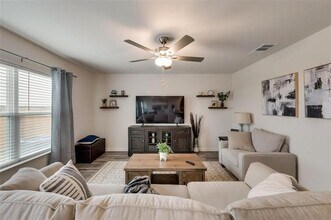 10857 Copper Hills Ln in Fort Worth, TX - Building Photo - Building Photo