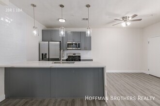 8753 Langdon Ave, Unit 214 in Los Angeles, CA - Foto de edificio - Building Photo