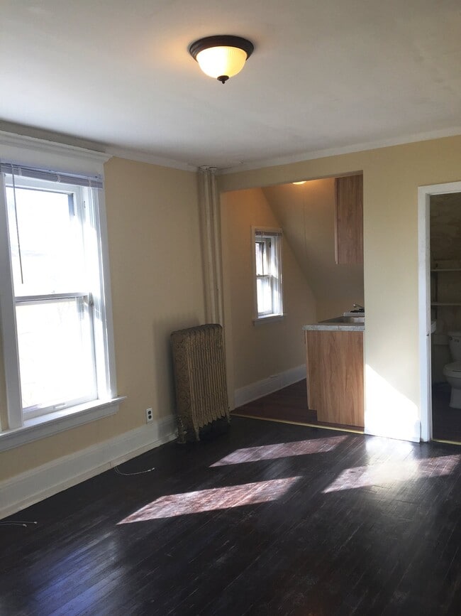 property at 1317 E 2nd St