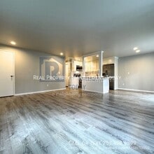 2802 12th Ave Ct NW in Gig Harbor, WA - Building Photo - Building Photo