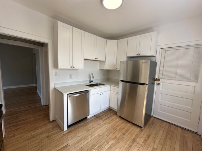 4900 N Saint Louis Ave, Unit 3W in Chicago, IL - Building Photo - Building Photo